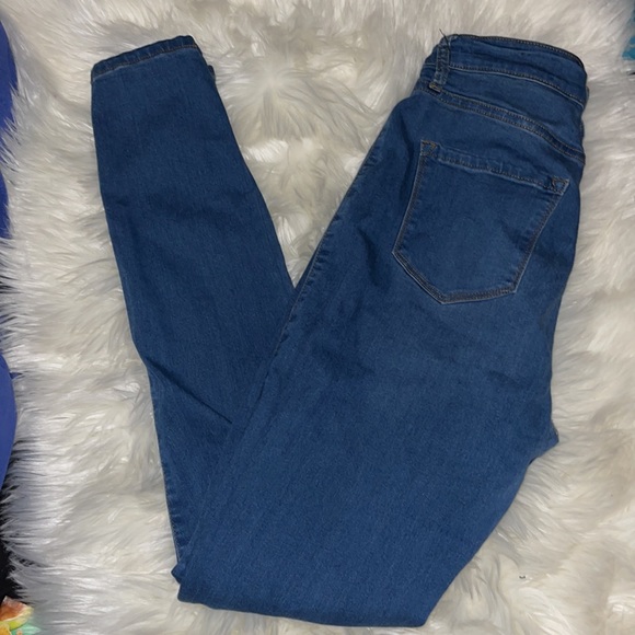 Classic High Waist Skinny Jeans- Medium Blue Wash 👖 - Picture 4 of 12